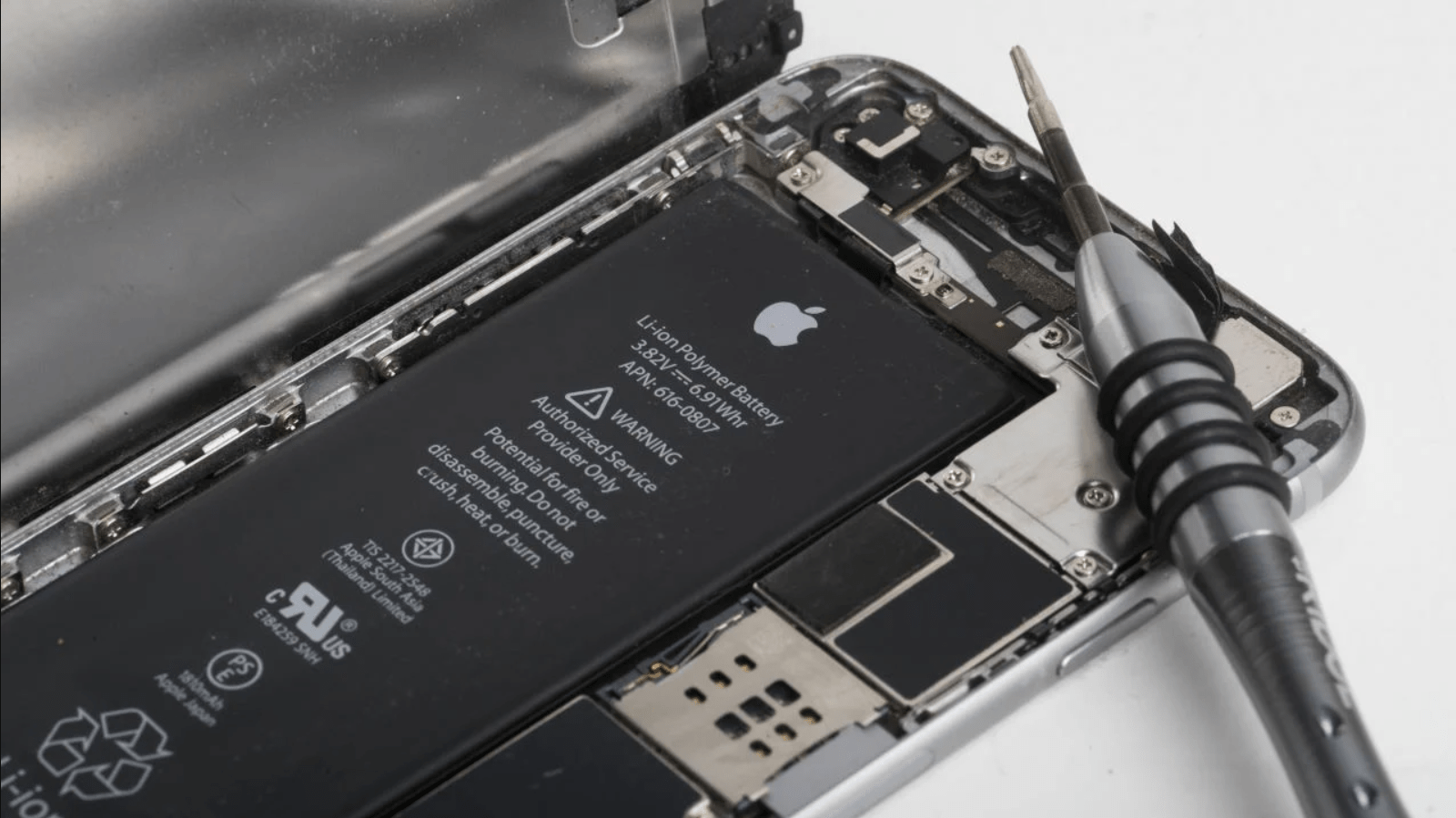 EU: Smartphones Must Have User-Replaceable Batteries by 2027